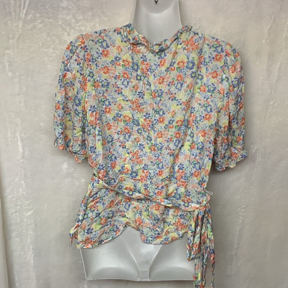 Old Navy Floral Wrap Blouse - Picture 7 of 9